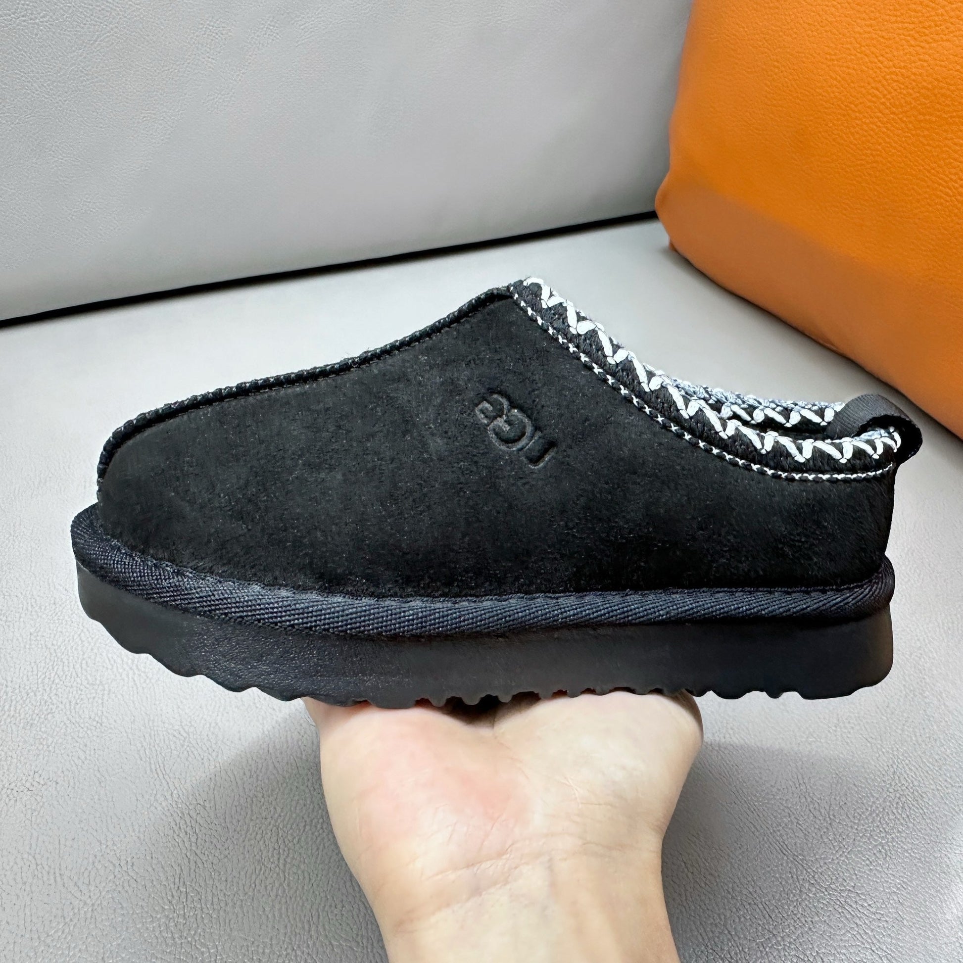 U-GG correct version" black"