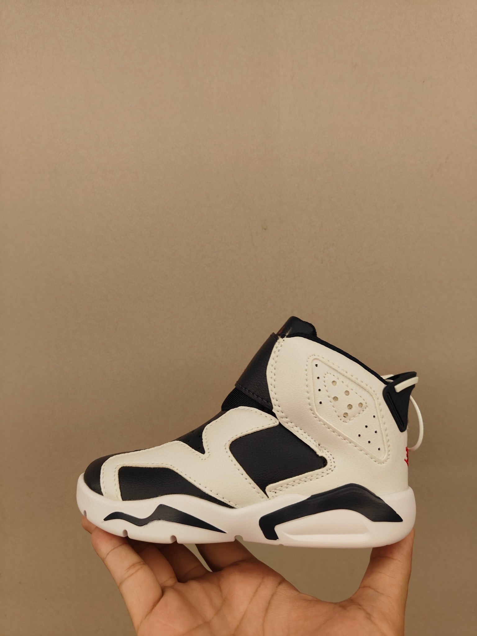 Joe 6 Velcro leather basketball shoes" white, black"
