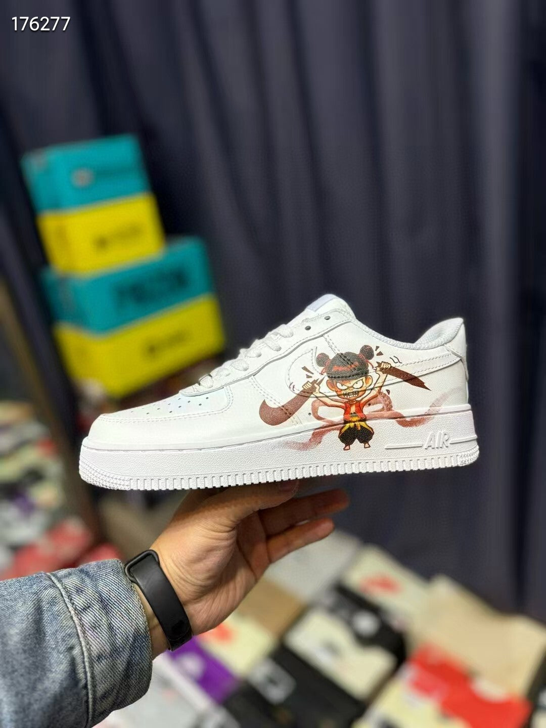 Custom Air Force One low-top graffiti versatile
