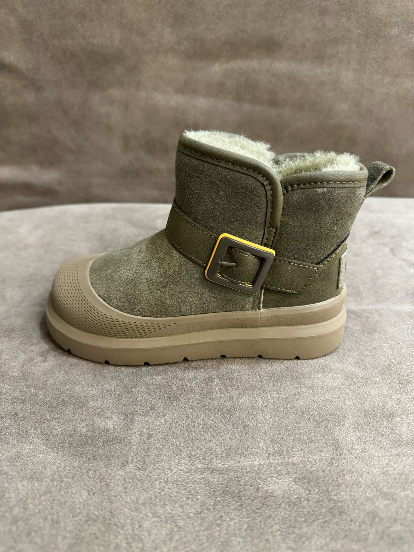 U-GG leather buckle mid-cut" olive green"