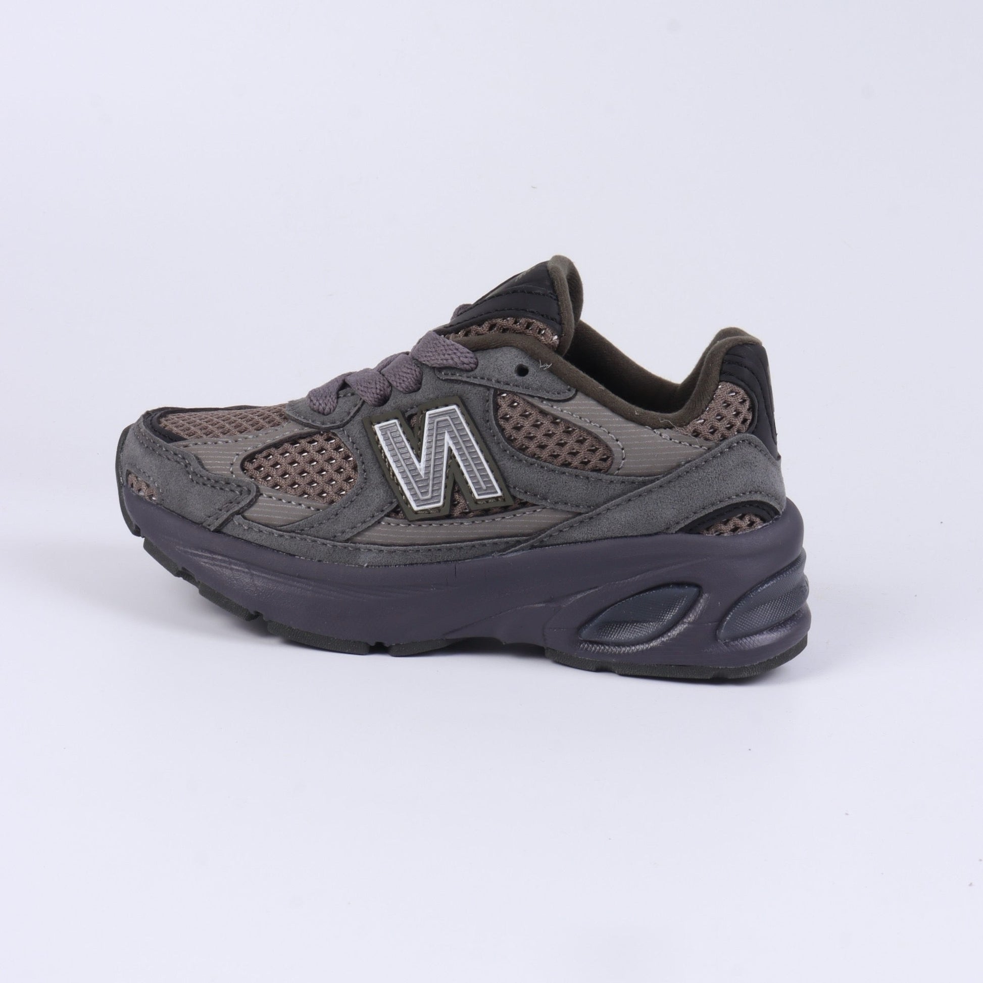 N 2010 children's shoes" Various shades of dark grey and brown"