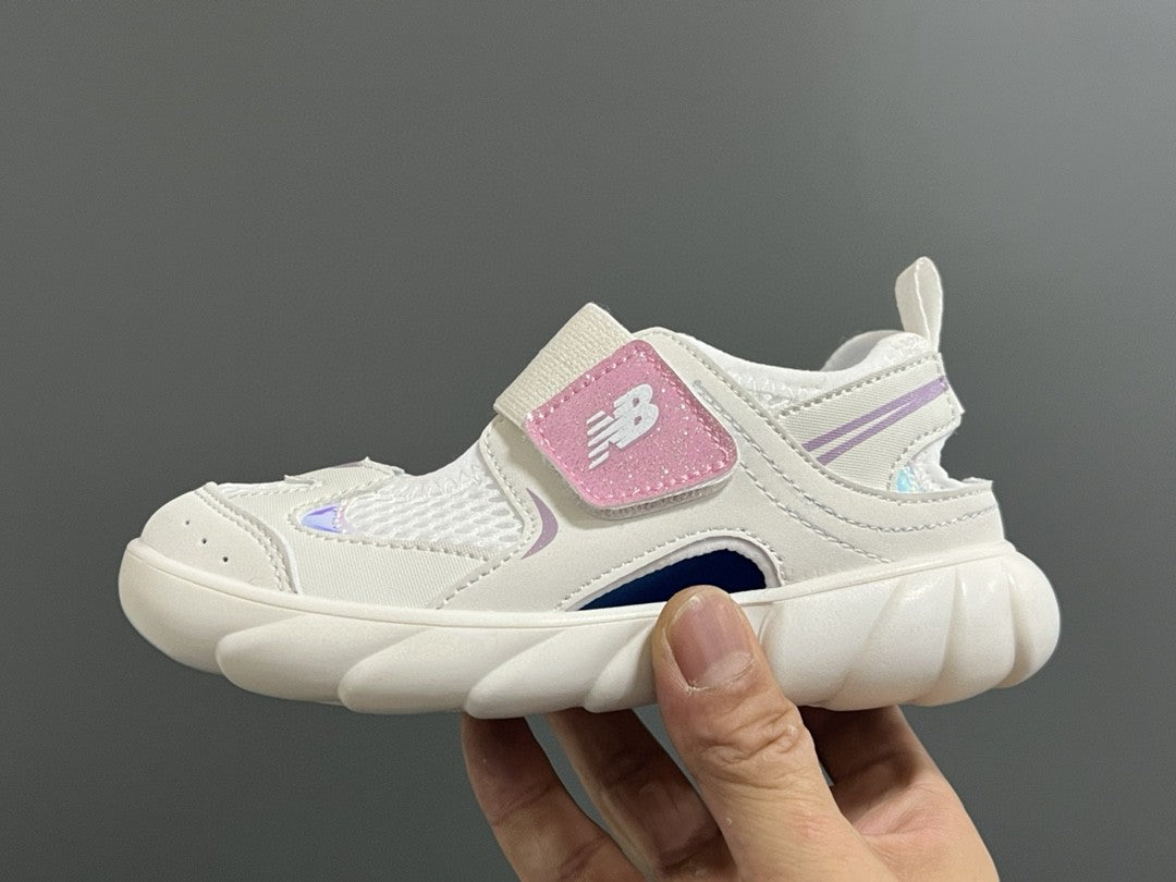 NB new 920 Mary Jane mesh stitching Velcro children's sandals" off white"