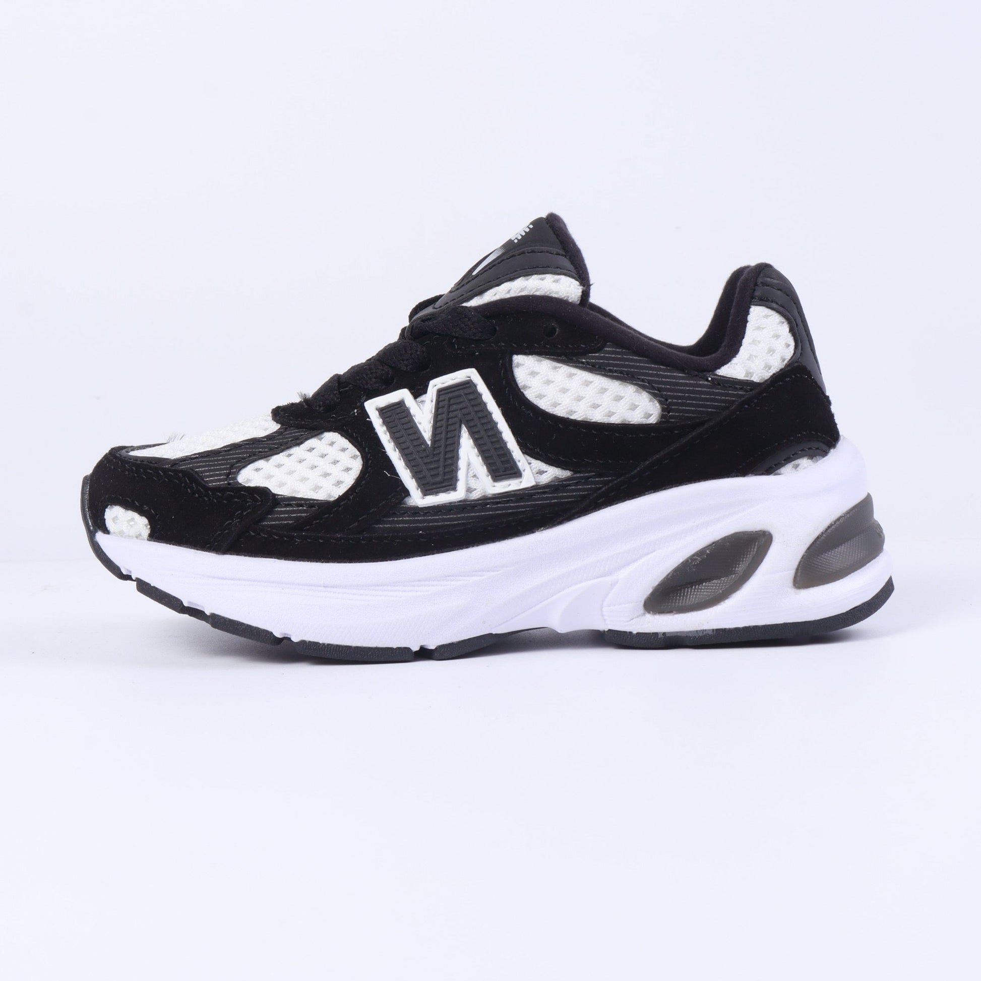 N 2010 children's shoes" black, white"