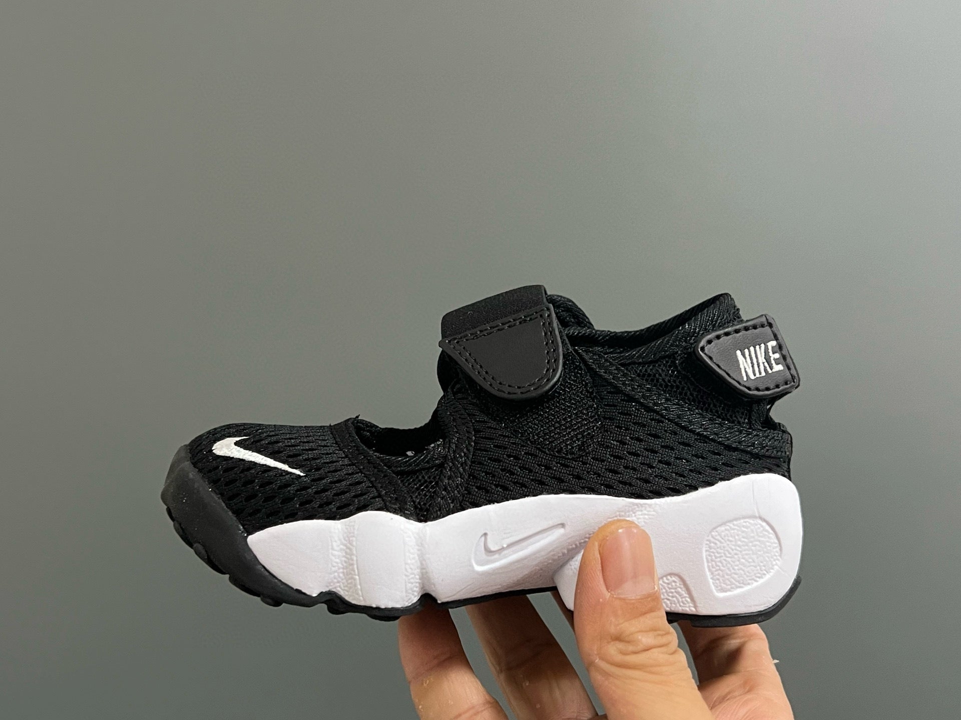 Nike Ninja Closed Toe Sandal "black"