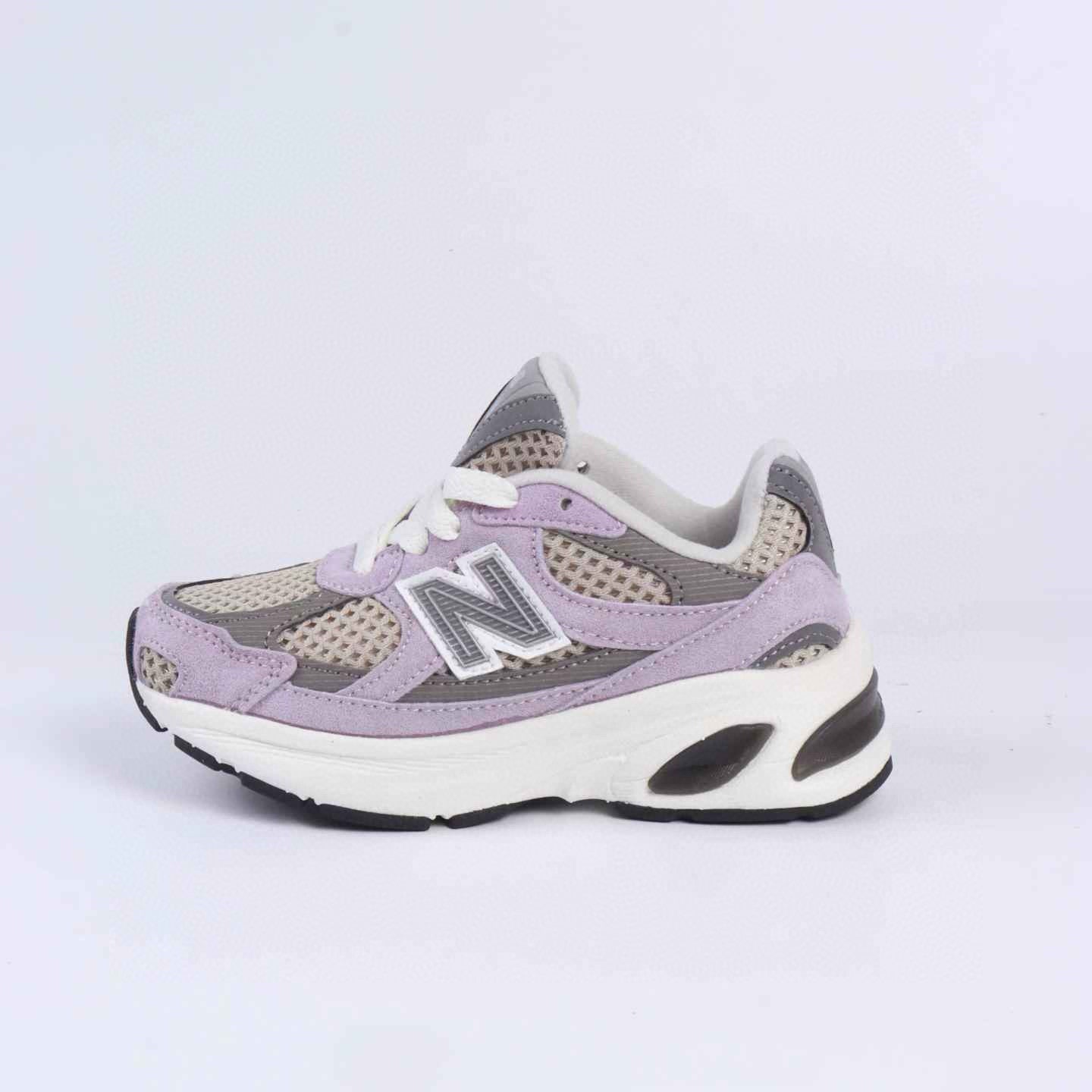 N 2010 children's shoes "A light, pastel lavender black"