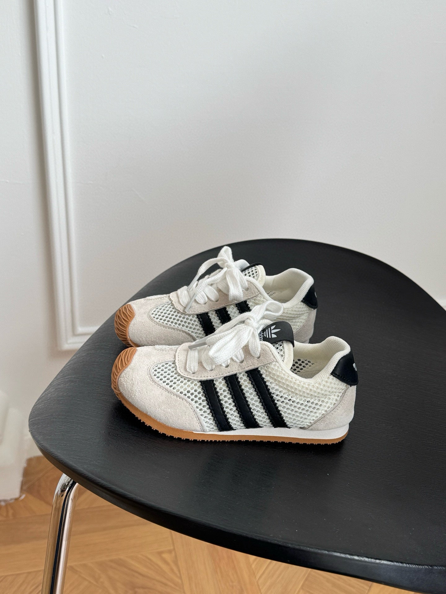 Adidas clover pig eight leather hollow mesh sneakers" white, black"