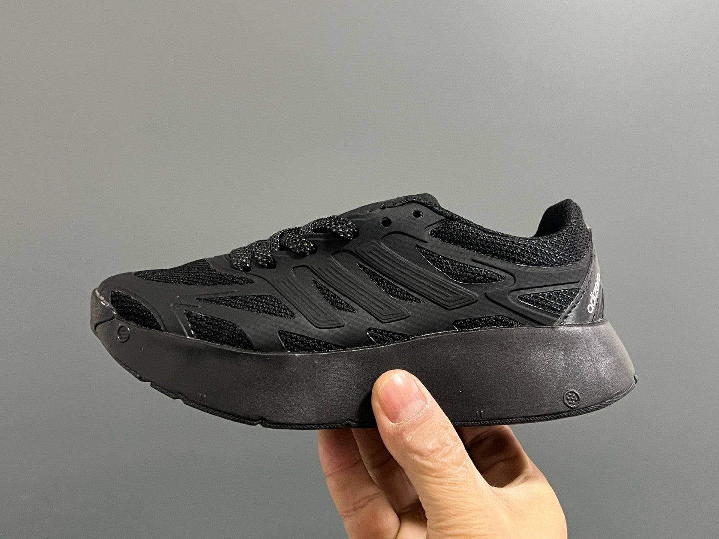 A's new children's shoelace buckle swing sports shoes" black"