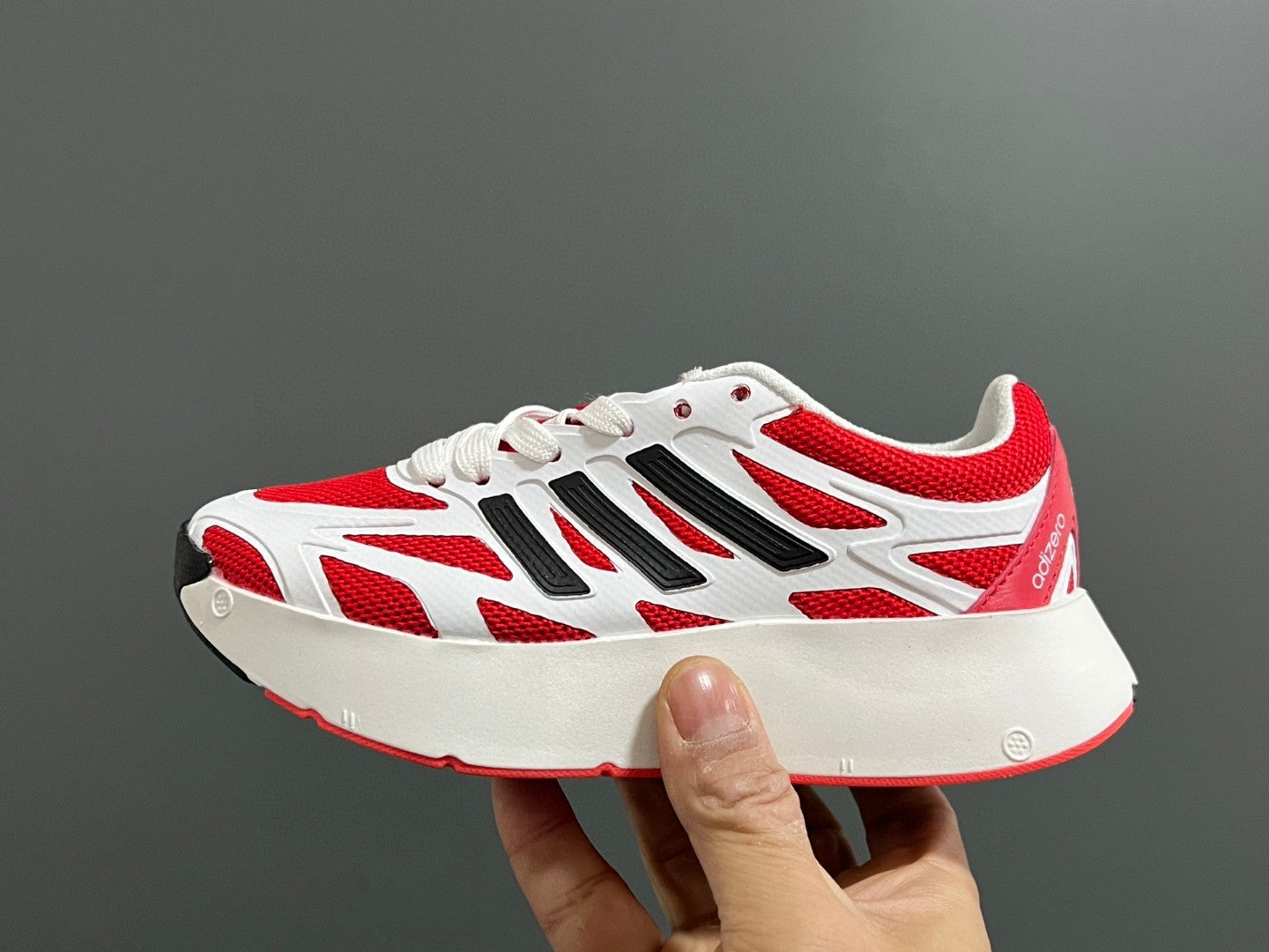 A's new children's shoelace buckle swing sports shoes" white, red"