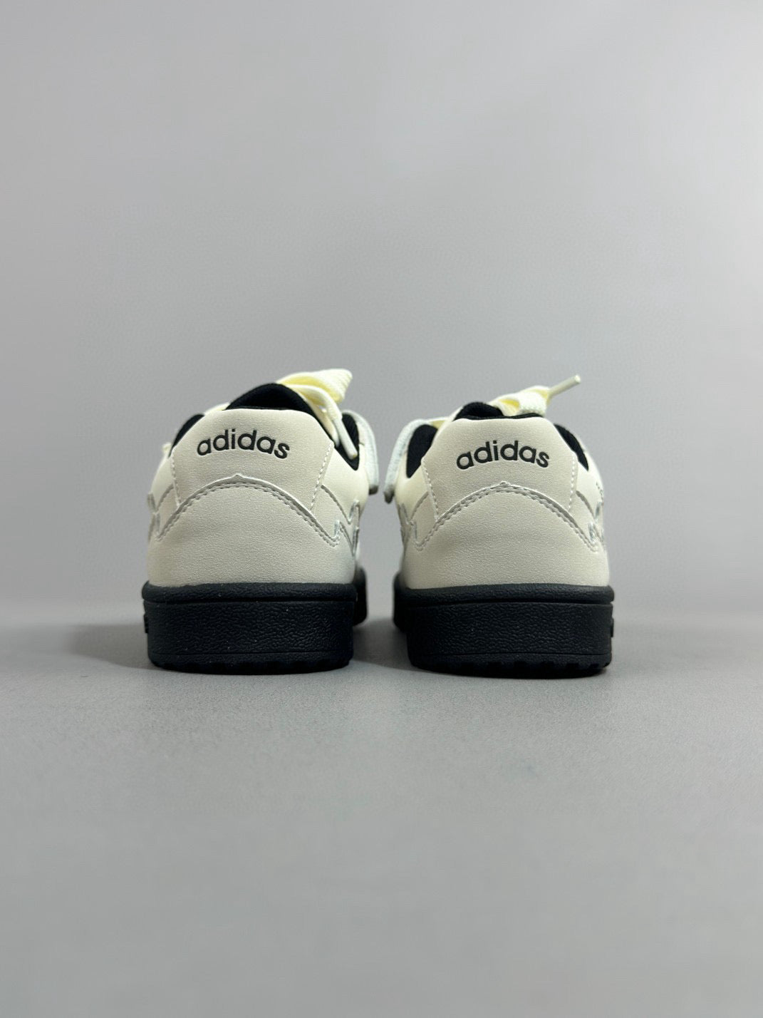 Adidas WCARD ADV classic retro sneakers" white, gray"