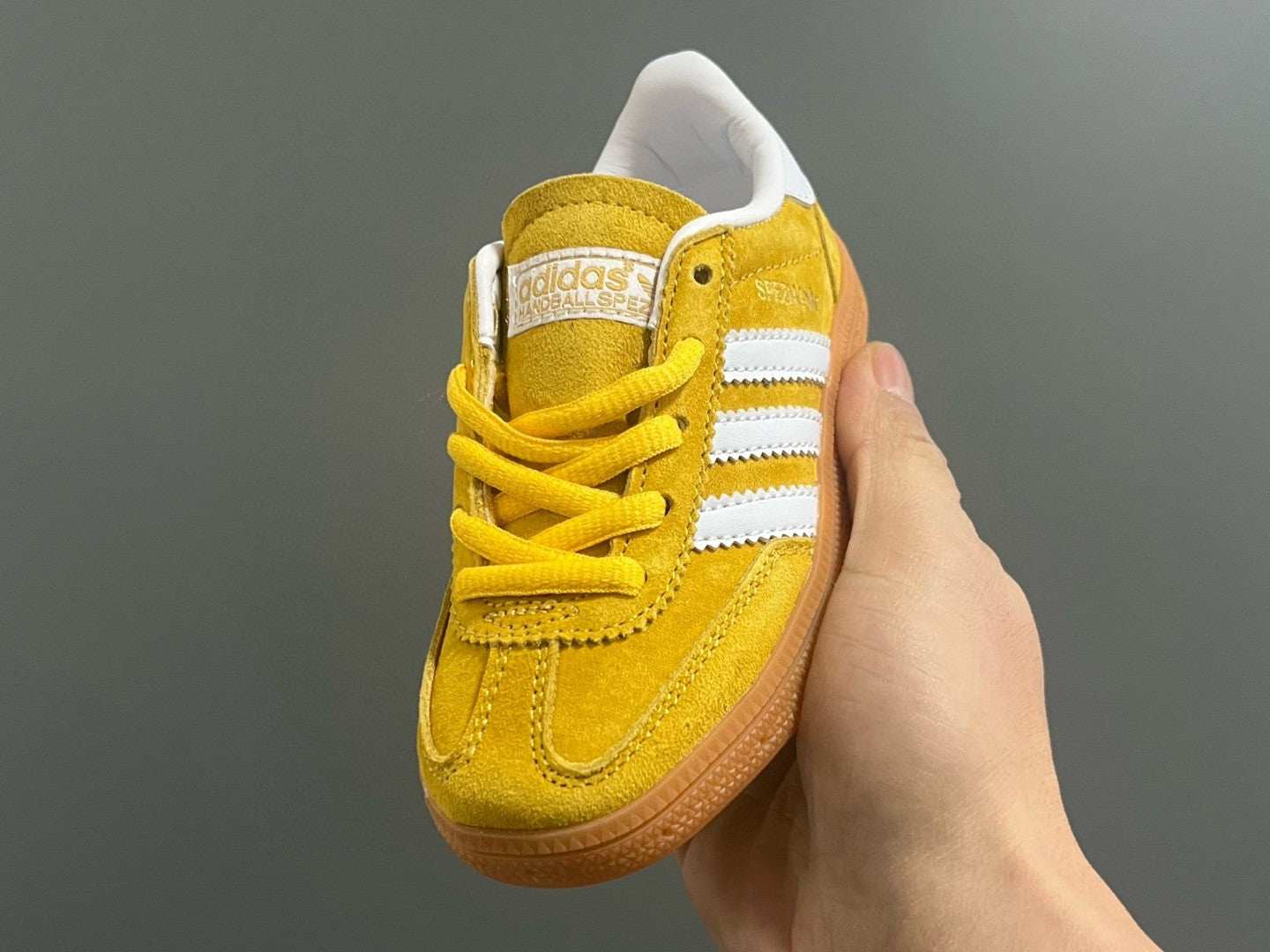 Adidas training 3 generation pig leather children's shoes" yellow"