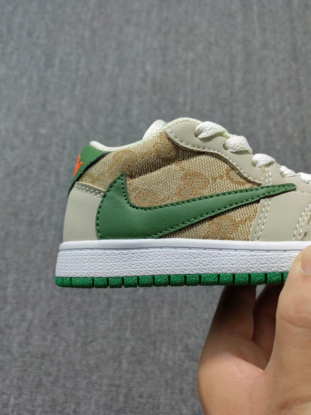Joe 1 low-top hook LV joint sneakers "beige , off white, green, orange'