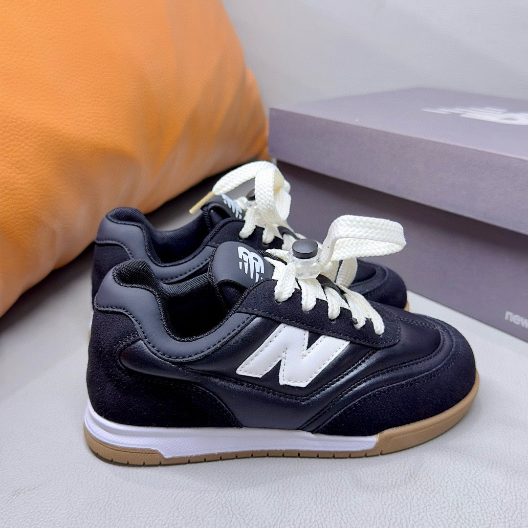 NB URC42LA lace-up buckle children's shoes" black"