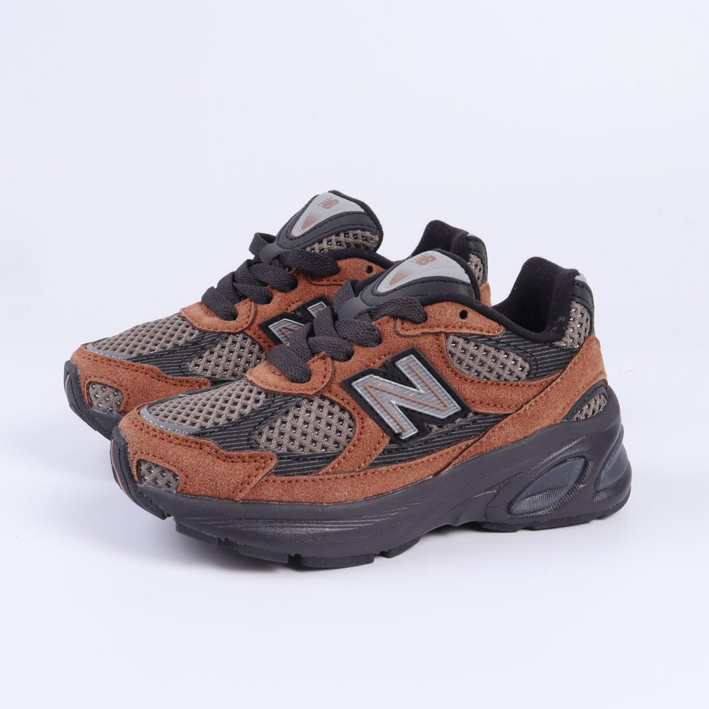 N 2010 children's shoes" Warm brown, dark grey, lighter brown"