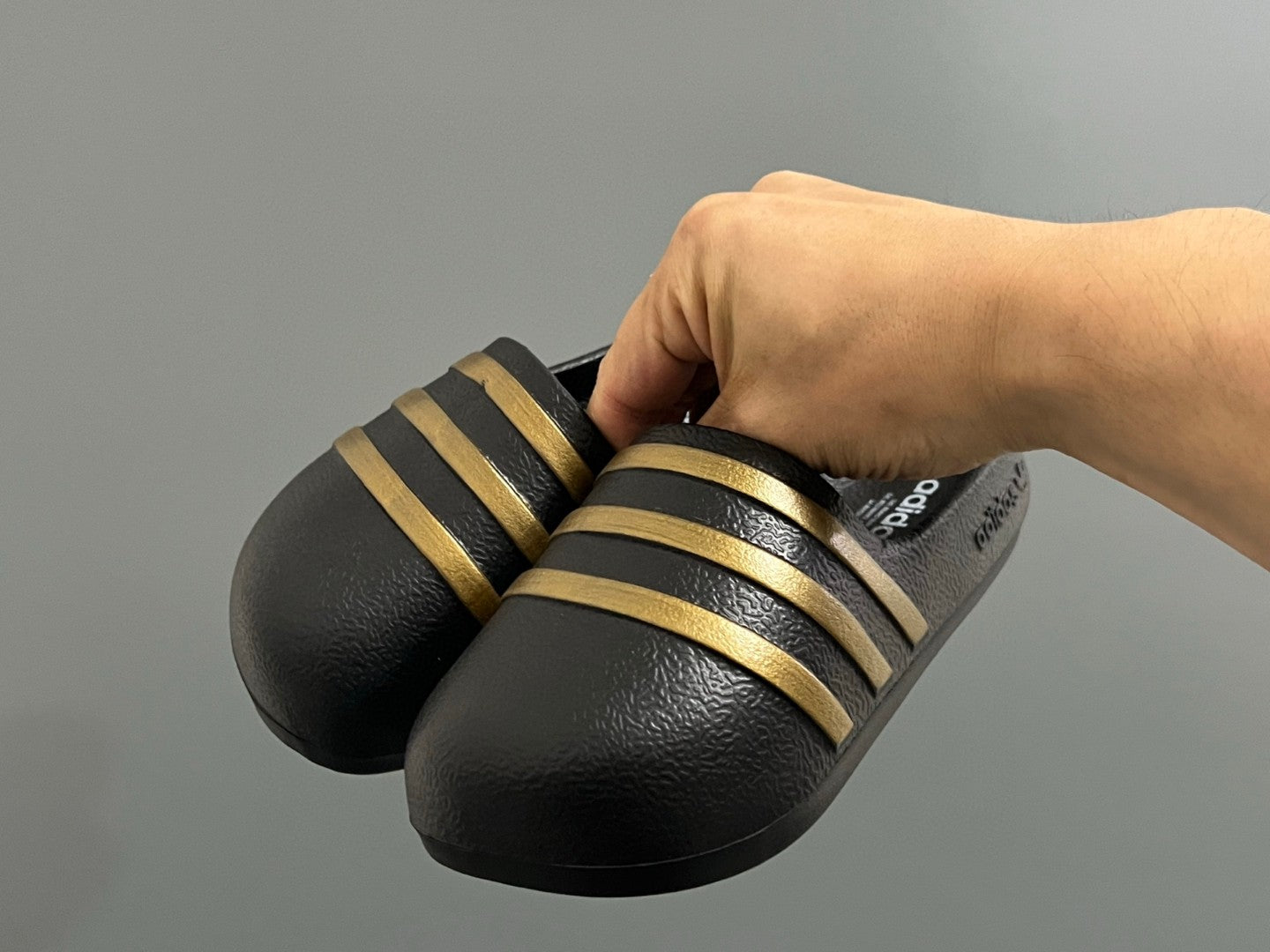A's new style children's slippers with closed toe cap" Dark brown"