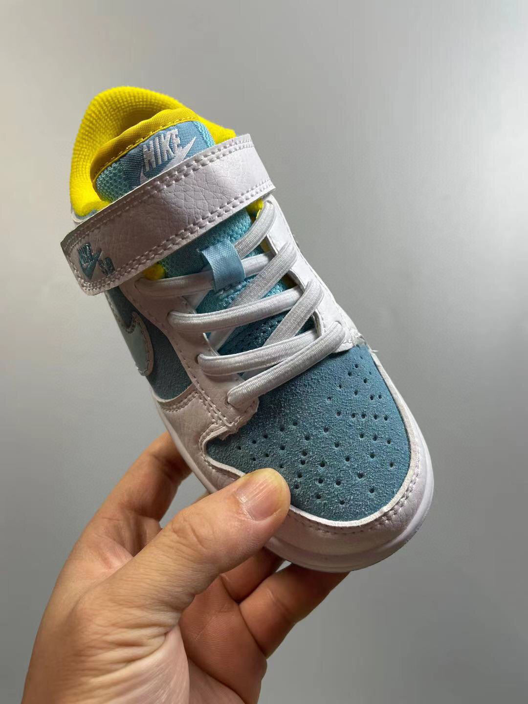 Nike SB single buckle sneakers" white, blue"