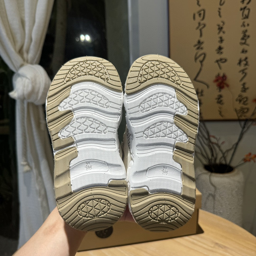 Nike Croissant Hollow Breathable Mesh" cream"