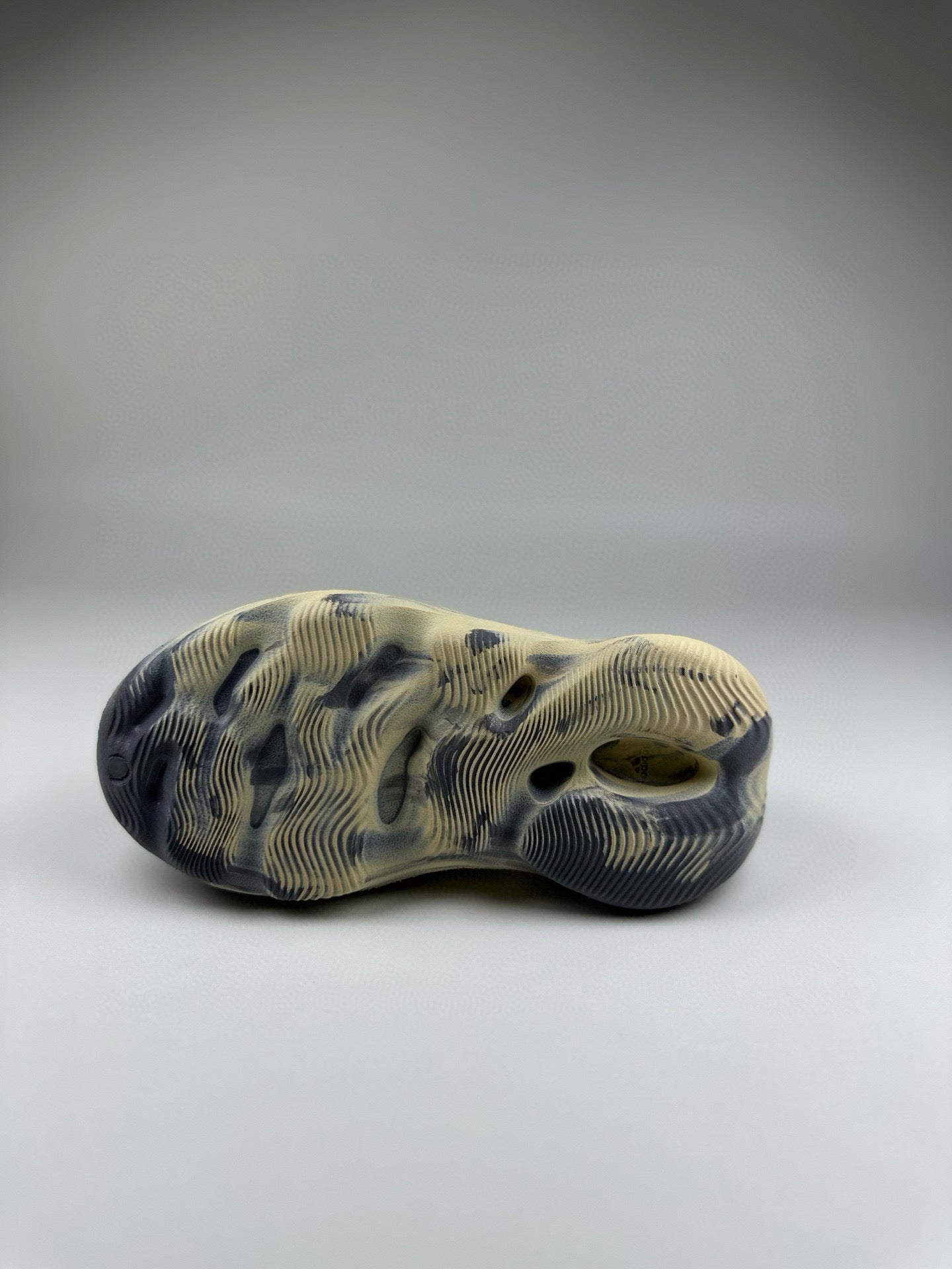 Coconut Crocs" light gray, cream"