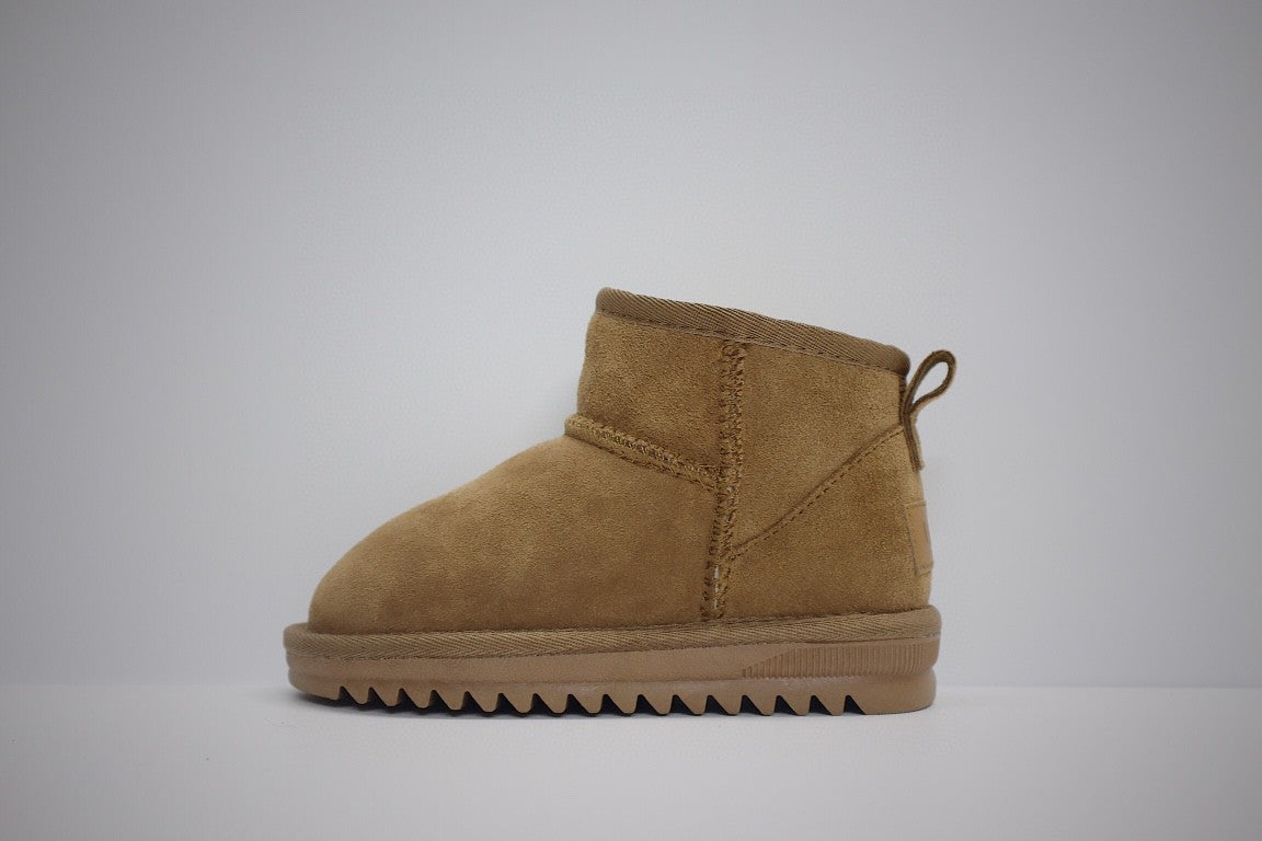 low-top UGG ankle boots" brown"