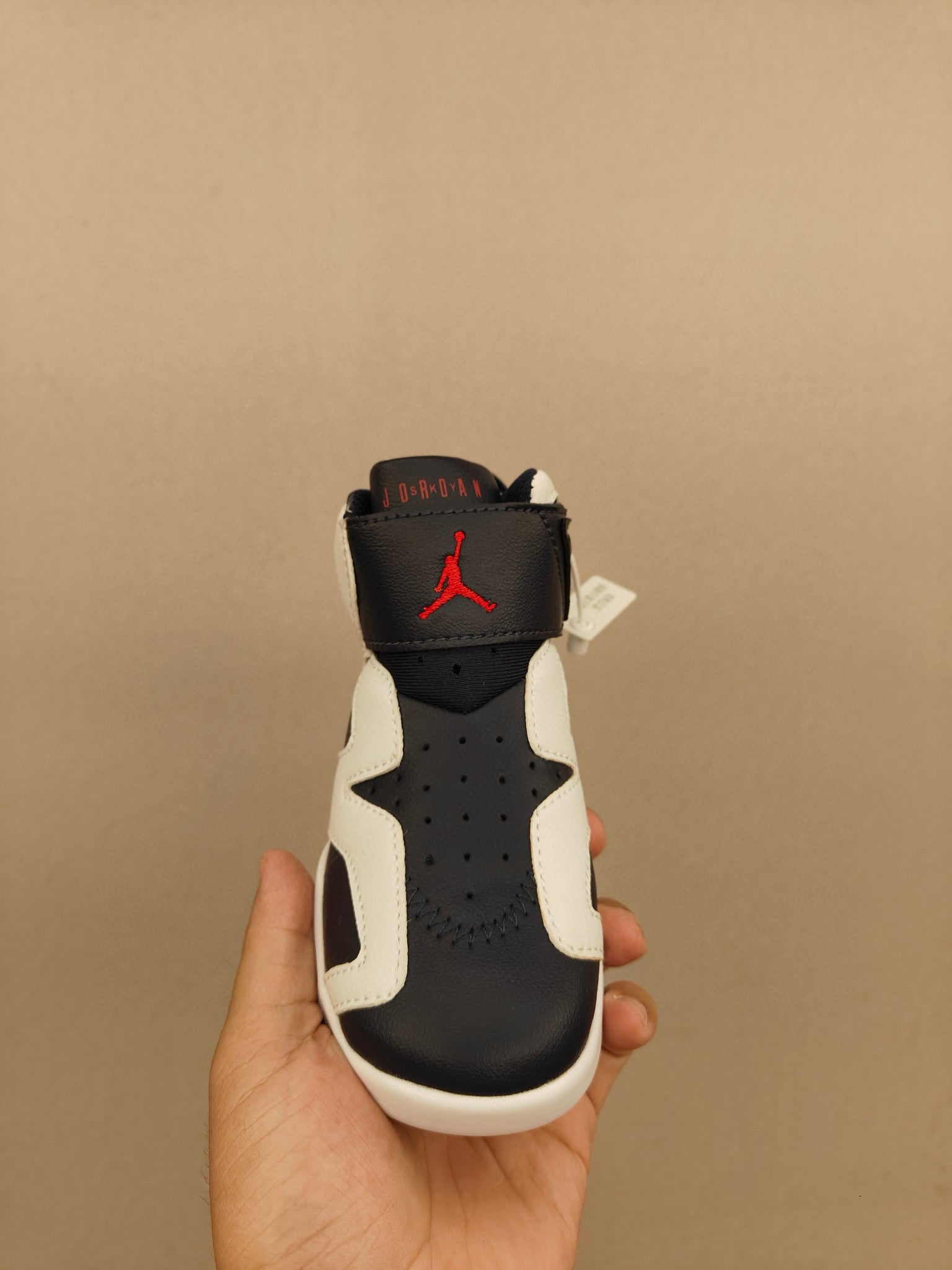 Joe 6 Velcro leather basketball shoes" white, black"