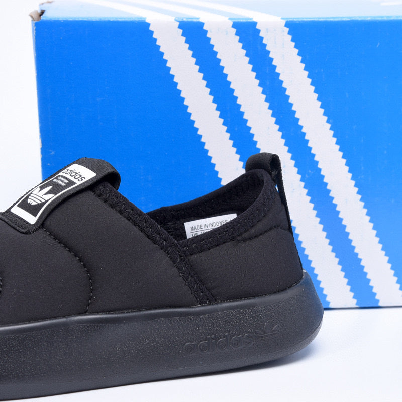 Adidas slip-on shoes" black"