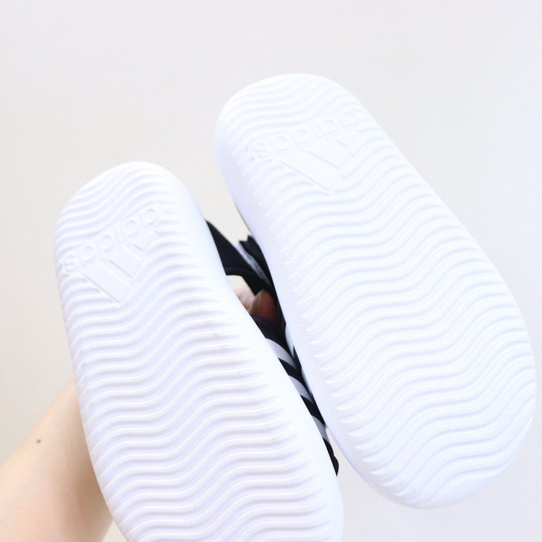 Adidas Seahorse III hole shoes" black"