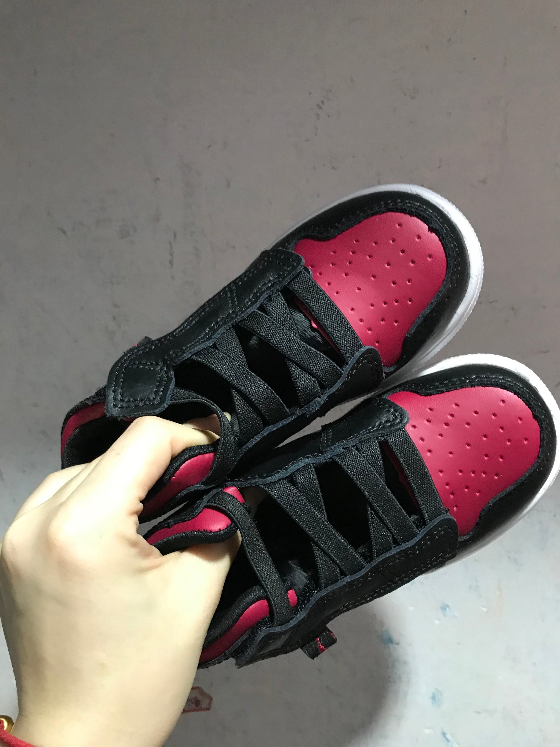 Jordan high top elastic band" white, black, red"