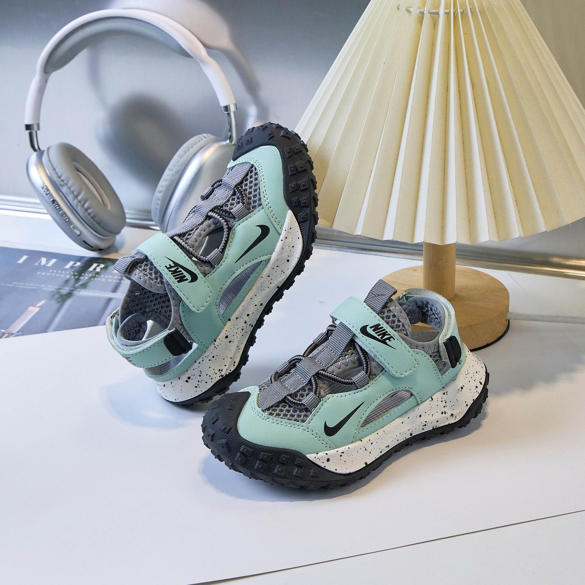 Nike tire bottom Velcro sandals" mint green, gray"{