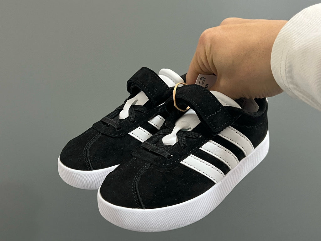 Adidas tennis shoes" black"