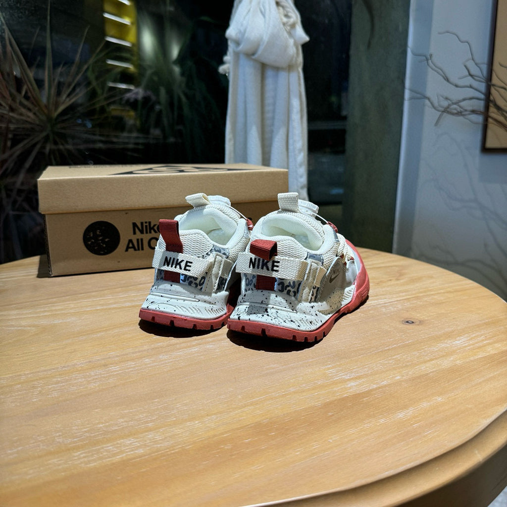 Nike ACG outdoor hiking shoes