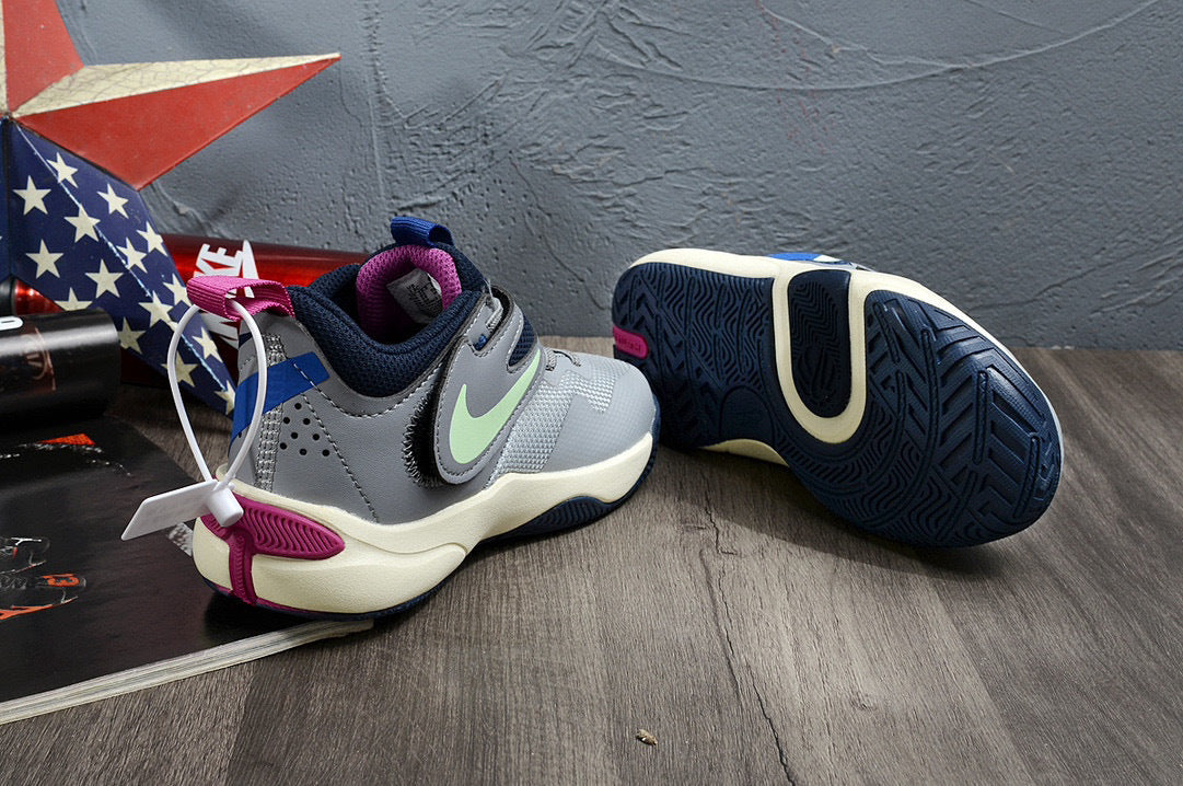 Nike's new UFO slip-on shoes for children" gray"