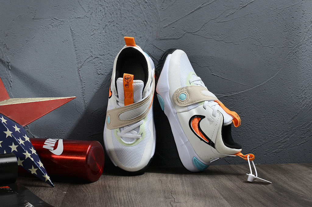 Nike's new UFO slip-on shoes for children" white"