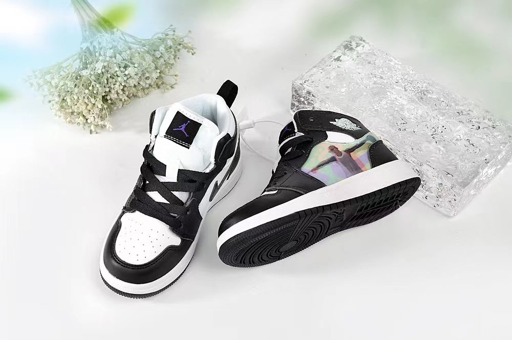 Jordan AJ1 children's shoes" black, white"