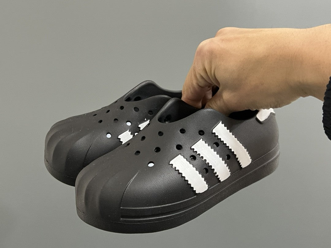 Soft shell hole slip-on sandals for children" black"