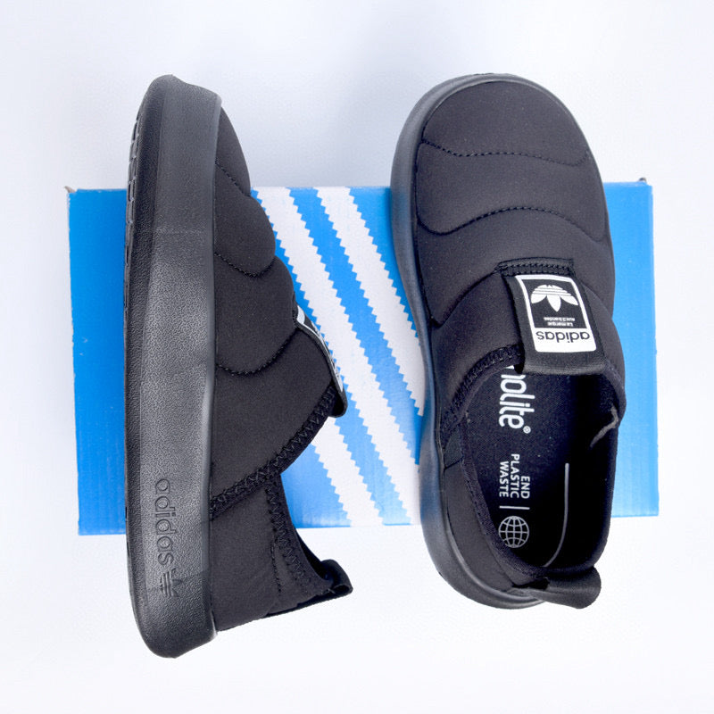 Adidas slip-on shoes" black"