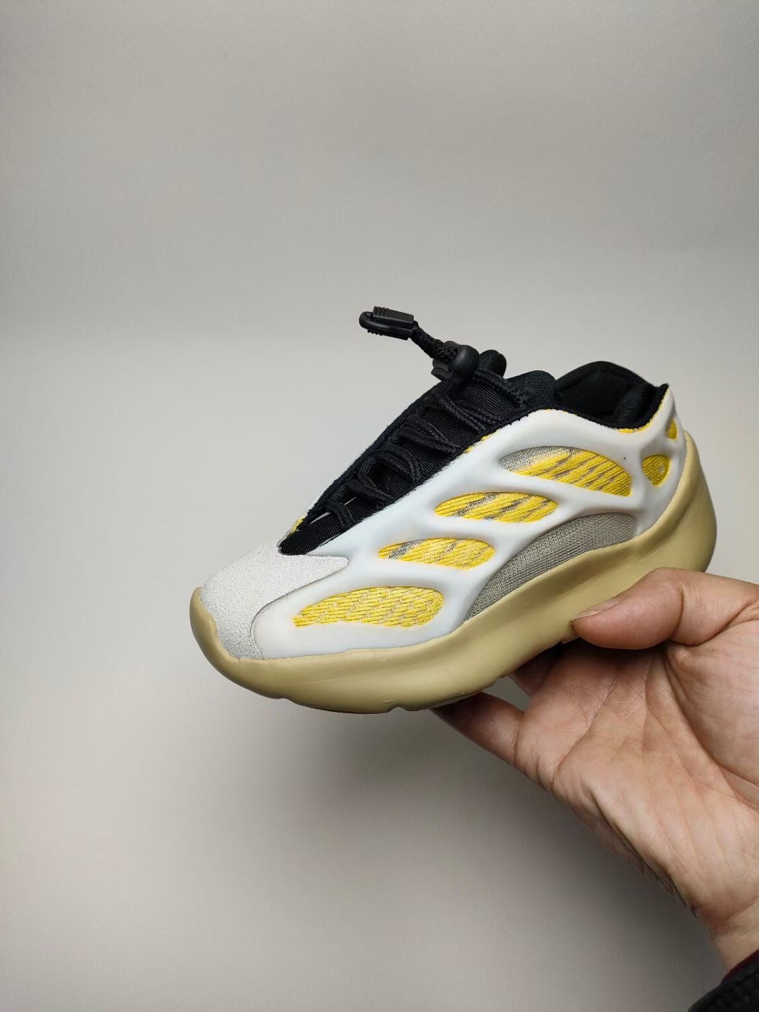 Luminous version! 700 Yeezy V3 dad shoes" white, yellow"