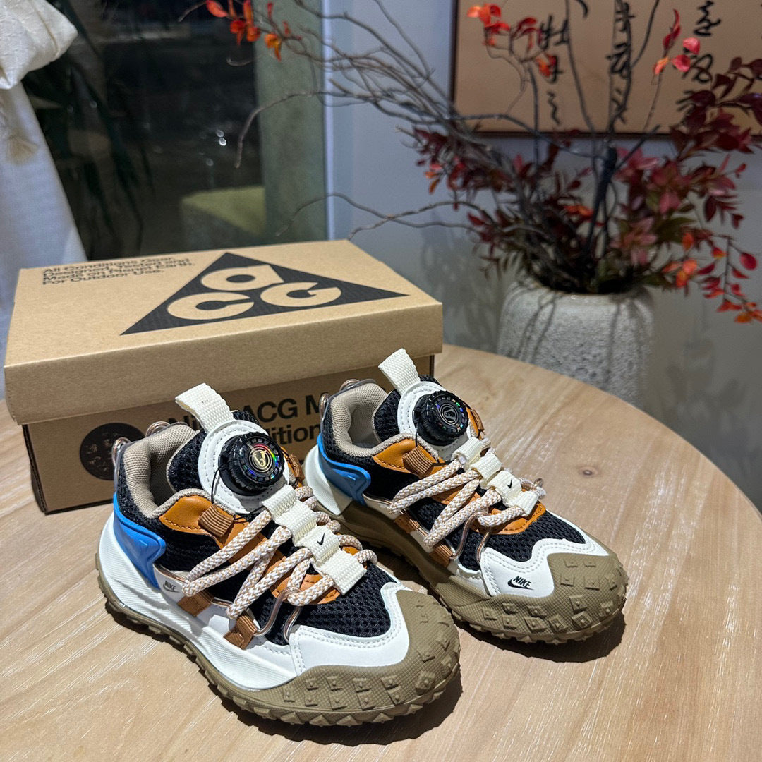Nike ACG outdoor hiking shoes