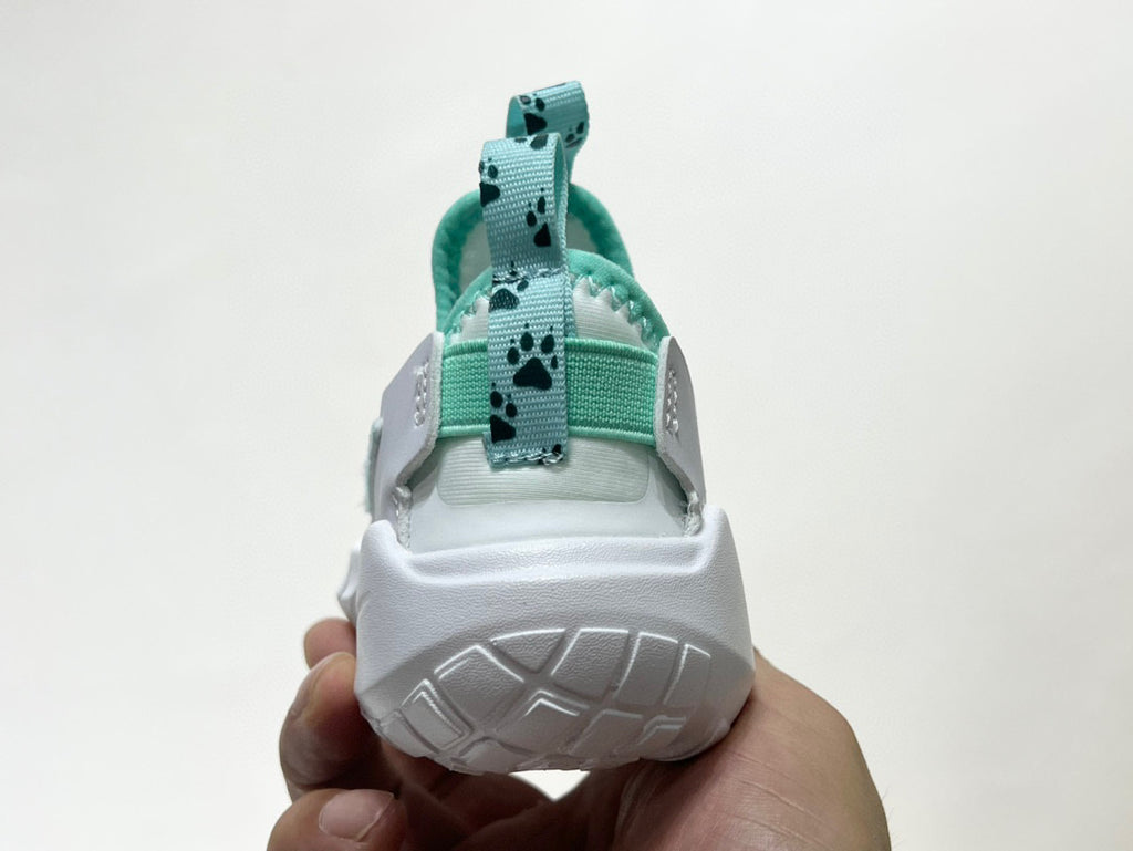 Nike's new barefoot slip" white"