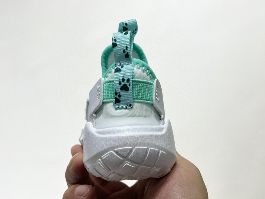 Nike's new barefoot slip" white"