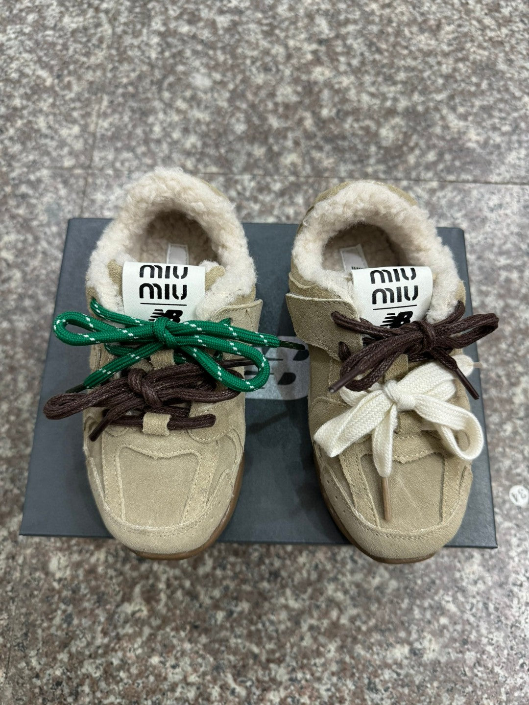 NB 530 miumiu velvet co-branded children's shoes" beige"