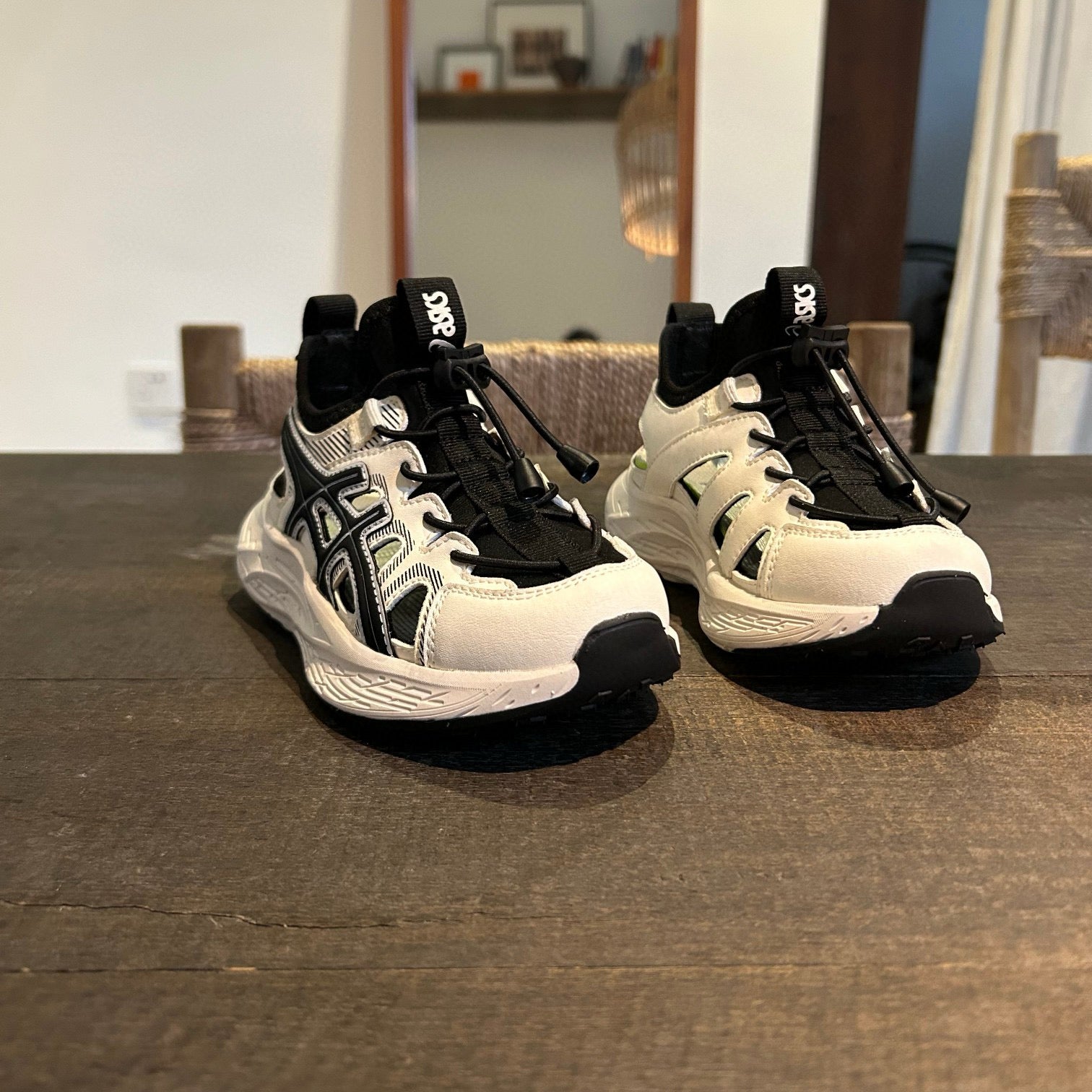 ASICS Stream Tracing Sports crocs "black and white"