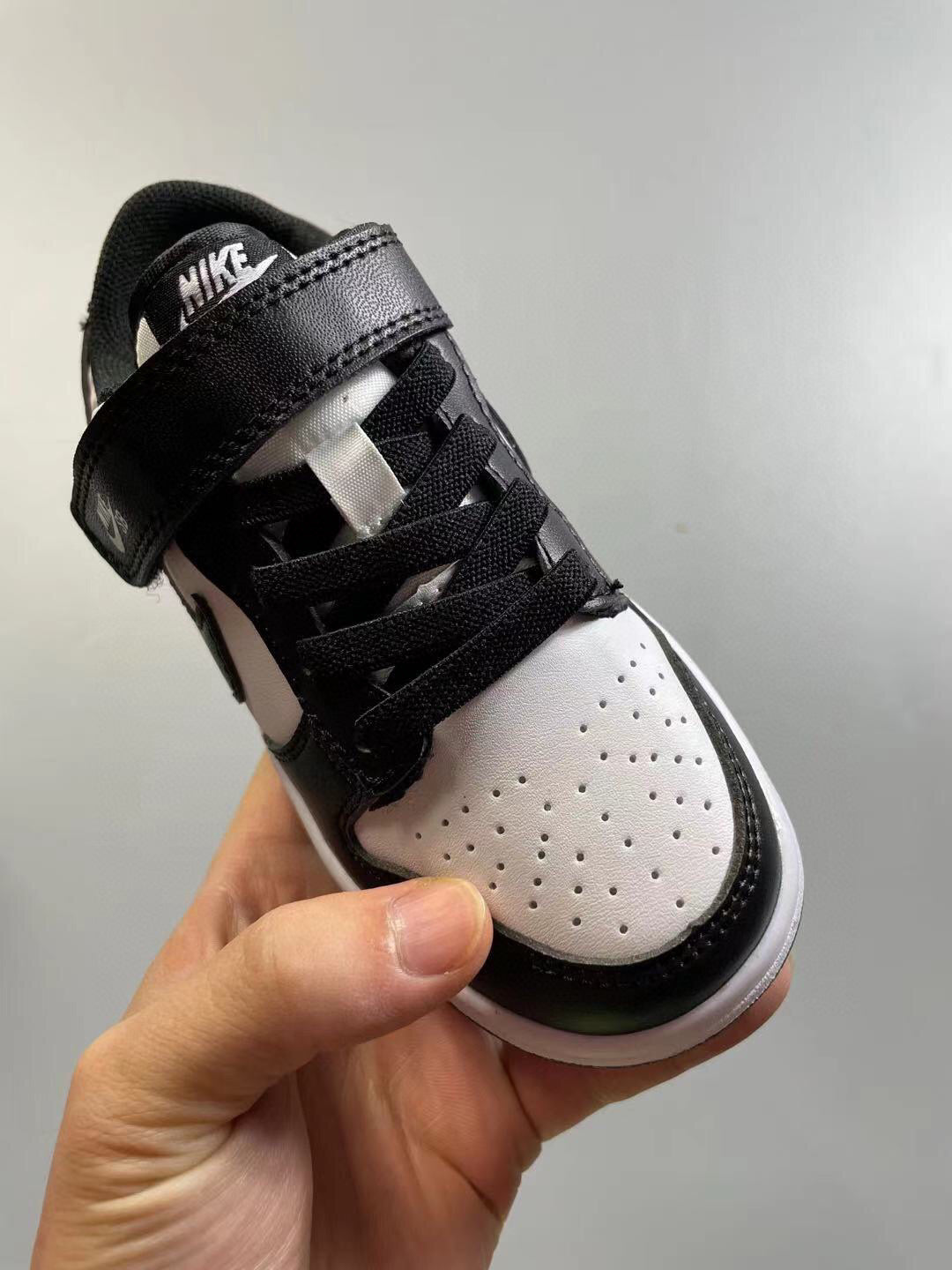 Nike SB single buckle sneakers" white, black"