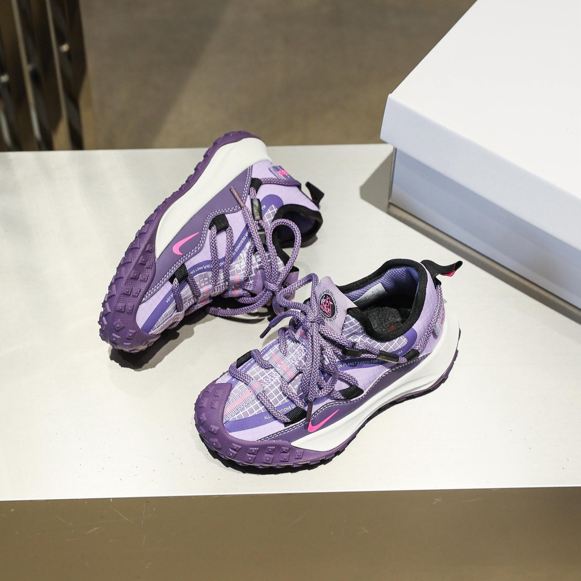 Nike ACG tire-soled hiking shoes " Purple"
