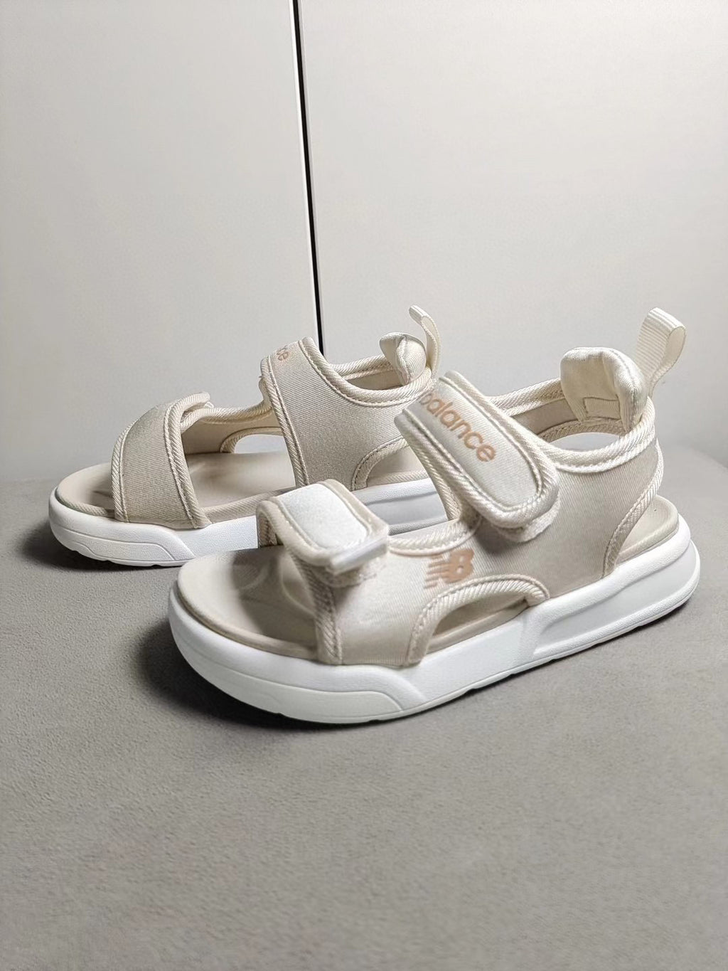 NB double velcro sandals"light beige"