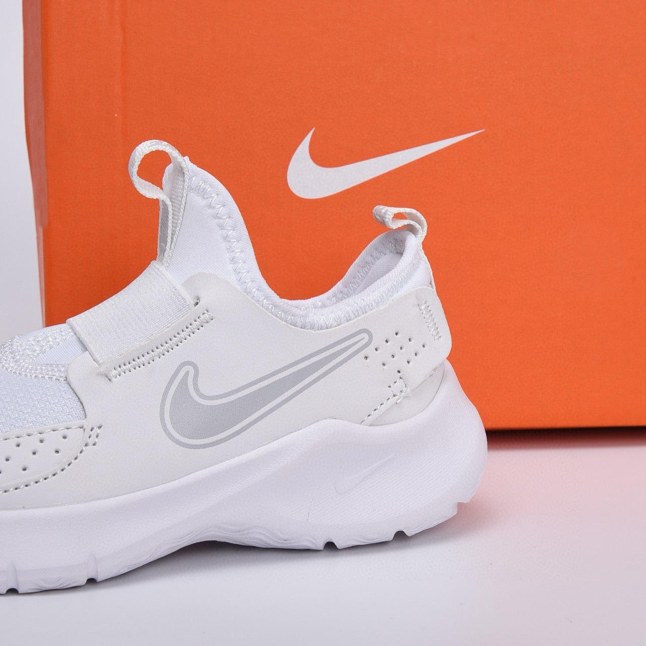Nike slip-on running shoes" white"