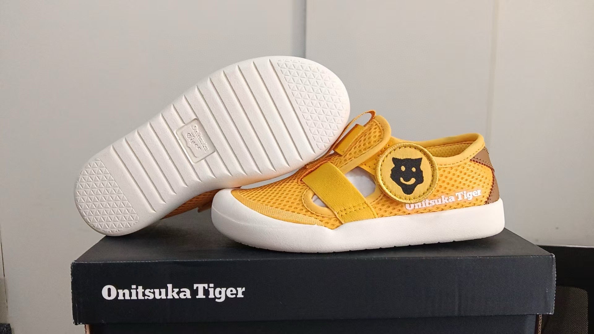 YSS Onitsuka mesh bread head sandals" yellow"
