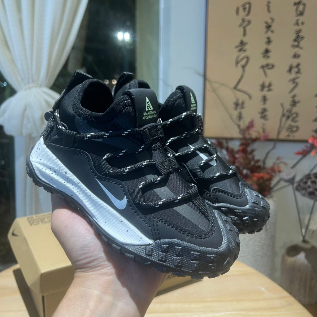 Nike ACG outdoor hiking shoes" black"