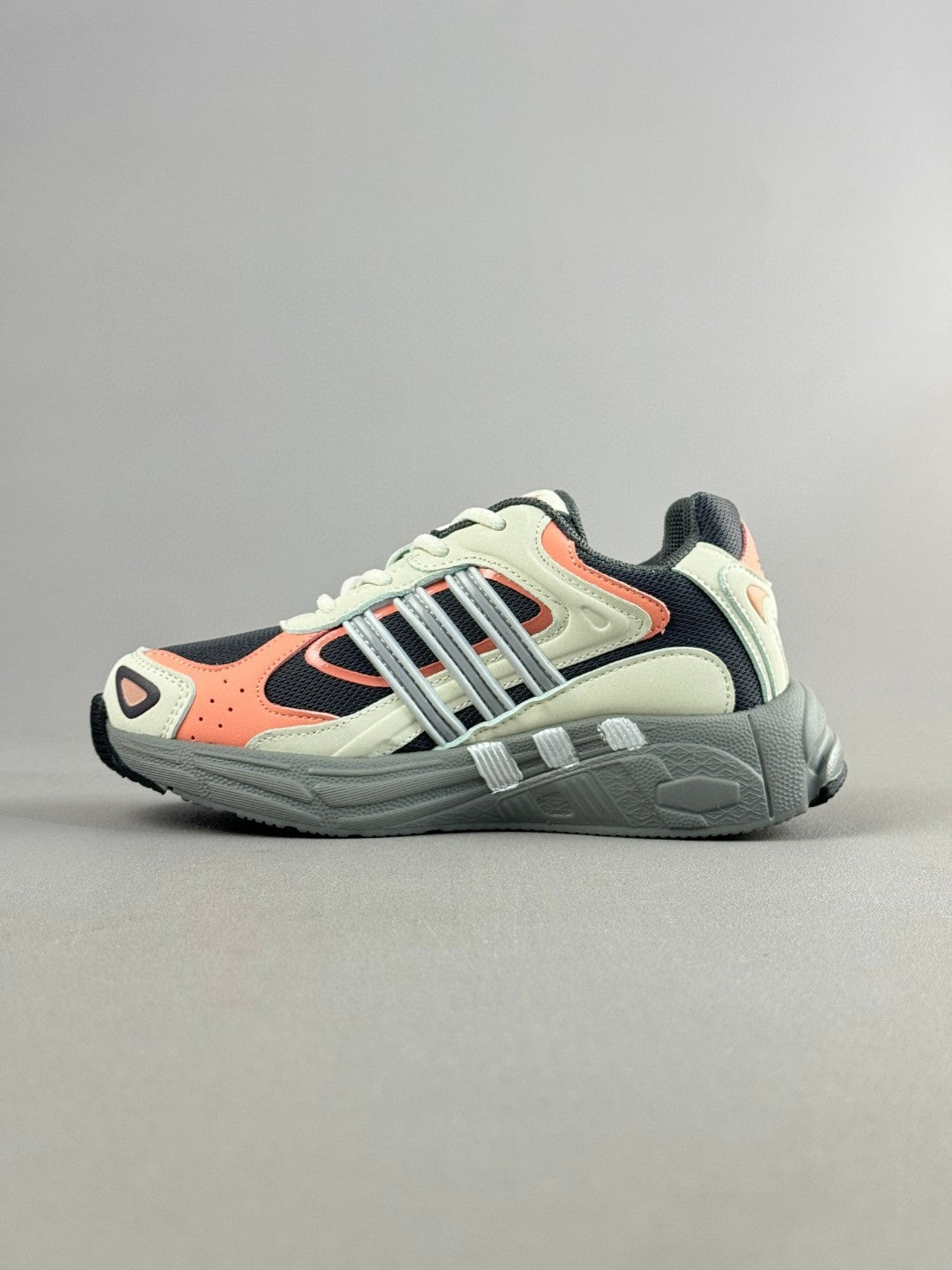 AD response CL retro casual shoes" cream, dark gray"