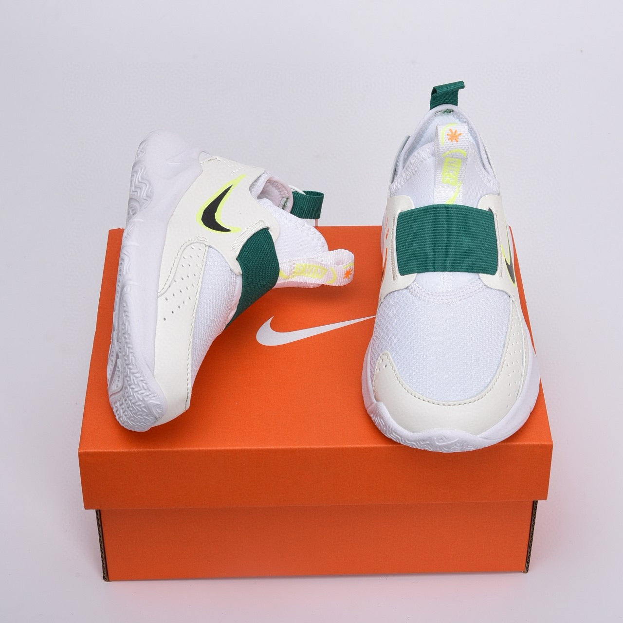 Nike slip-on running shoes" white, dark green"