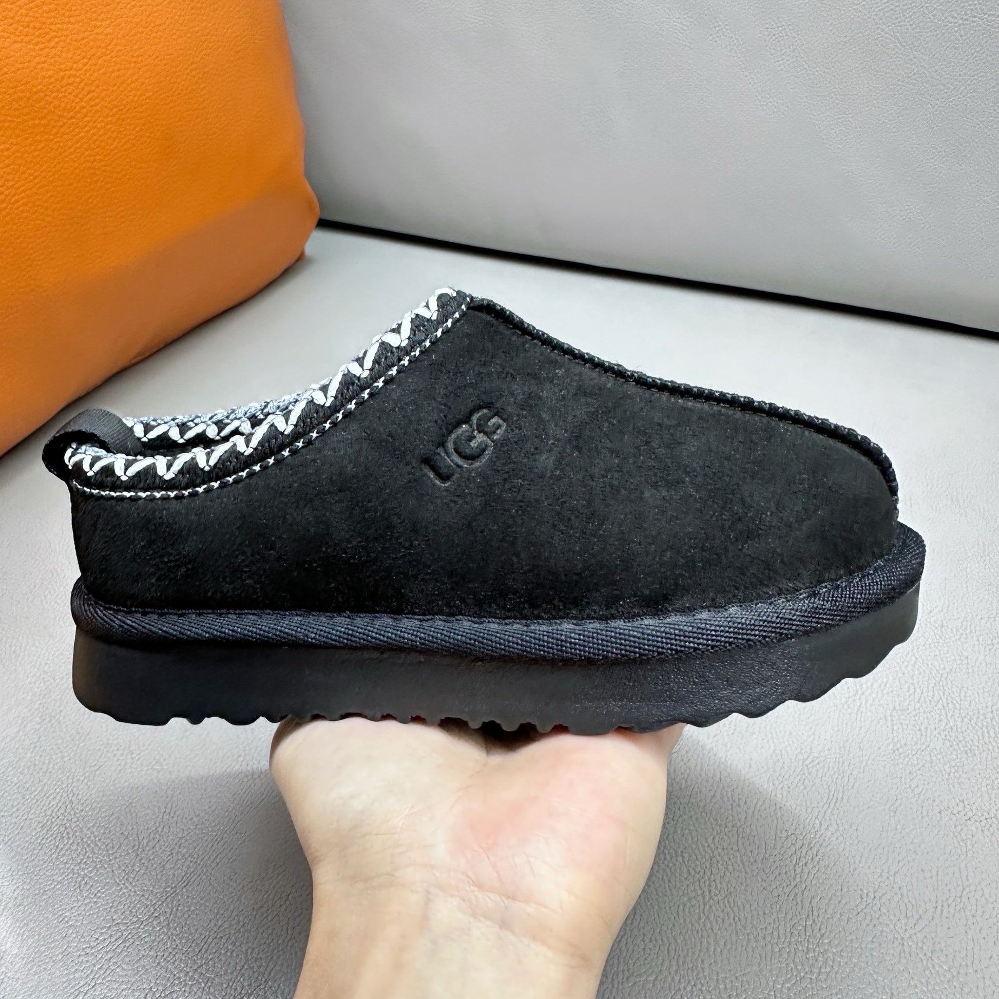 U-GG correct version" black"