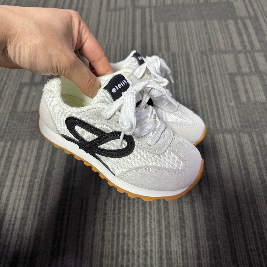 ASICS LOEWE co-branded model" gray"